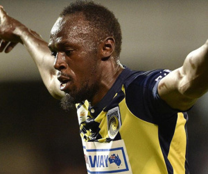 Đá giao hữu ghi 2 bàn, ‘vua điền kinh’ Bolt bị kiểm tra doping