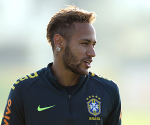 Neymar vui mừng khi Messi vắng mặt trong trận đại chiến Brazil - Argentina