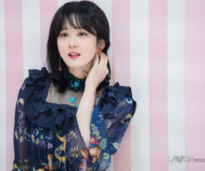 Jang Na Ra lại gây sửng sốt với nhan sắc... ma cà rồng!