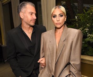 Lady Gaga lần đầu tiết lộ đã đính hôn với bạn trai hơn 17 tuổi