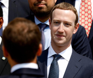Cổ đông Facebook lại đề nghị Mark Zuckerberg từ chức