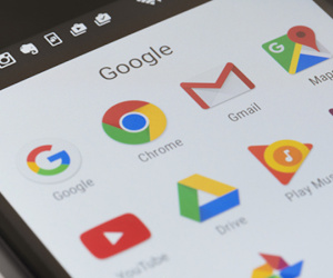 Google tính phí ứng dụng với các nhà sản xuất smartphone châu Âu