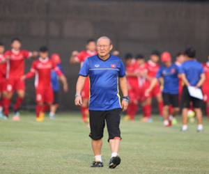 HLV Park Hang-seo: 'Tôi bị áp lực vì kỳ vọng lớn lao ở AFF Cup'