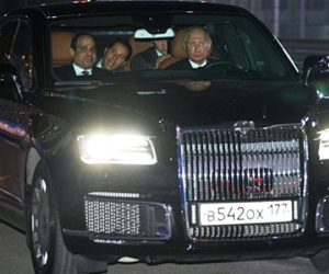 Putin lái xe chở Tổng thống Ai Cập xem đường đua F1