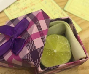 Chị em rục rịch khoe quà 20/10, chất nhất là hộp chanh sả đúng nghĩa đen