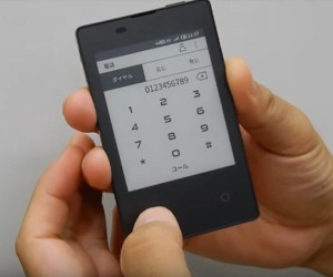 Điện thoại mỏng nhẹ nhất thế giới, kích thước chỉ bằng thẻ ATM