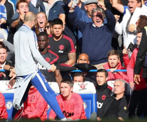 HLV Mourinho nổi nóng, muốn đánh nhau với trợ lý của Sarri