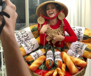 Hoa hậu H’Hen Niê gây sốc khi 'đắp' toàn bánh mì lên người để đi thi Miss Universe 2018