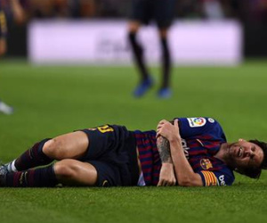Chấn thương ghê rợn, Messi chắc chắn bỏ lỡ El Clasico