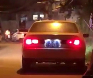 Xe biển số 80B chở trẻ em, hụ còi chạy bạt mạng gây náo loạn quận 2