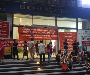 Cư dân chung cư cao cấp ở Hà Nội bị cắt điện, nước vì treo băng rôn 'tố' chủ đầu tư?