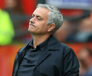 Mourinho đối diện án phạt vụ đuổi đánh trợ lý Chelsea