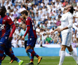 Đồng loạt 3 'ông lớn' Real, Barca và Bayern cùng sa sút: Đáy hình sin của một chu kỳ