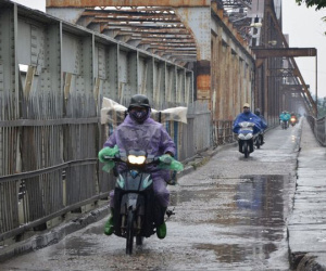 Dự báo thời tiết 23/10: Hà Nội mưa rào, trời chuyển lạnh