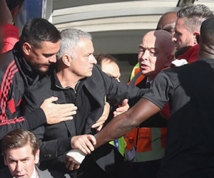 Mourinho thoát nạn, trợ lý của Sarri dính án phạt