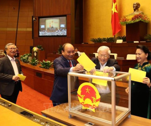 Những hình ảnh đại biểu Quốc hội bỏ phiếu bầu Chủ tịch nước