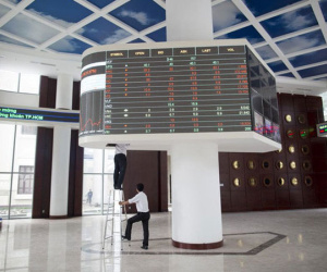 Chứng khoán lao dốc về vùng thấp nhất 4 tháng