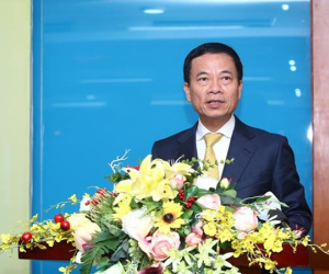 Ông Nguyễn Mạnh Hùng giữ chức vụ Bộ trưởng Bộ Thông tin và Truyền thông
