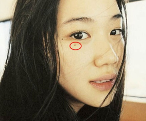 4 nốt ruồi trên cơ thể người phụ nữ càng đen càng mang đến vinh hoa phú quý, cả đời sung sướng an nhàn