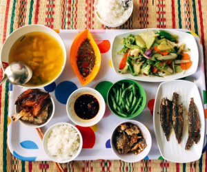 Khoe mâm cơm trông rõ lắm món nhưng vợ trẻ vẫn bị chị em 'bắt lỗi', yêu cầu rút kinh nghiệm ngay tức thì