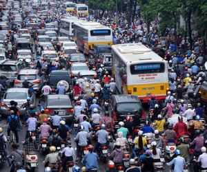 Quy hoạch bị phá vỡ tan hoang, người dân Hà Nội còn khổ dài!