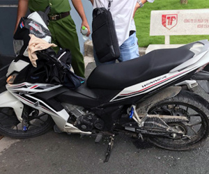 Thiếu niên đâm chết nam sinh chạy GrabBike vì mê xe tay côn