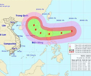 Siêu bão giật trên cấp 17 gần Biển Đông