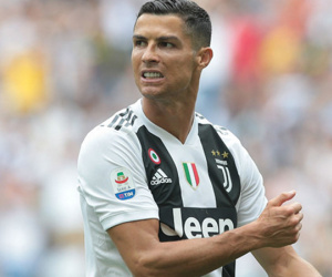 Bố HLV Lopetegui: 'Real khủng hoảng vì bán Ronaldo'