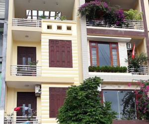 Nhà chủ tịch phường đẹp đẽ 4 tầng, vợ vẫn được vay vốn thoát nghèo
