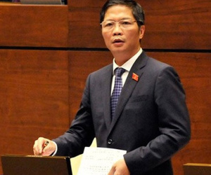 Bộ trưởng Trần Tuấn Anh bối rối khi ĐBQH 'truy' chuyện 'thuế 0%, giá xe vẫn tăng'