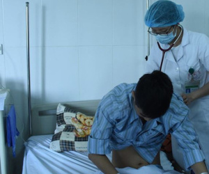 Nam thanh niên suýt chết vì phổi lúc nhúc ... sán