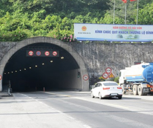 Vụ hầm Hải Vân có nguy cơ đóng cửa vì thiếu tiền điện: 'Chiêu trò' của nhà đầu tư?