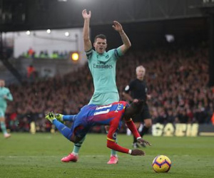 Cựu sao MU bị dọa giết vì chặn đứng chuỗi thắng của Arsenal