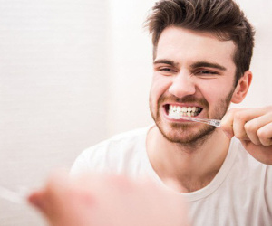 Đánh răng trước hay ăn sáng trước: Cách làm nào có lợi hơn cho sức khỏe hơn?