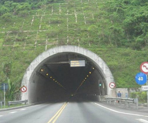 Không có chuyện gián đoạn hoạt động hầm Hải Vân do nợ tiền điện