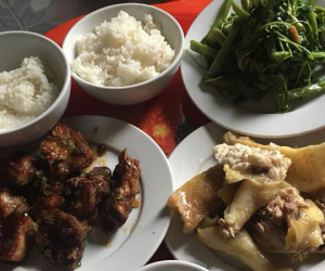 Nàng dâu hớn hở khoe mâm cơm cữ mẹ chồng nấu, chị em chỉ ra không chỉ 1 mà tận 3 lỗi sai cơ bản