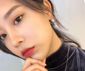 Nếu da bạn luôn khô căng vào buổi sáng, hãy thực hiện 5 điều đơn giản này để có làn da ẩm mọng, mịn màng