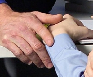 Quan hệ bất chính, phó phòng lưu trữ Tỉnh ủy Cà Mau bị cách chức