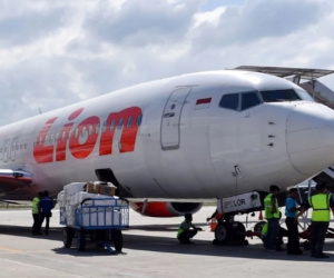 Tin mới nóng về vụ máy bay Indonesia lao xuống biển