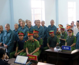 30 người đập phá, tấn công cảnh sát ở Bình Thuận lĩnh án