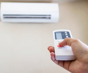 4 điều nhỏ hầu như chị em nào cũng từng làm tại nơi làm việc mà không biết cực kì có hại cho mình