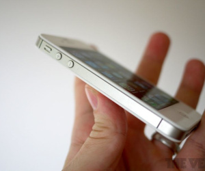 Apple sắp triển khai chương trình sửa chữa iPhone 'đồng nát'