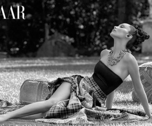 Mê đắm dáng thon quyến rũ hút hồn của ‘chân dài’ Bella Hadid