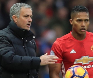 Bị Mourinho dằn mặt, 'lão tướng' mất tích khỏi đội hình M.U