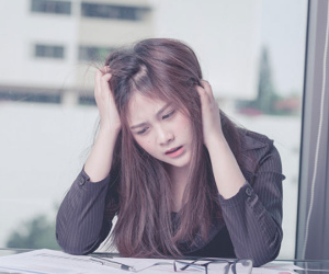 Chữ ký trên tờ đăng ký kết hôn còn chưa ráo mực, tôi đã bị chồng đòi ly hôn vì lỡ tay tát em chồng
