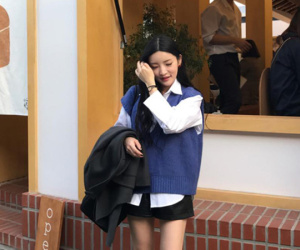 Đáng đầu tư nhất trong tủ đồ thu đông năm nay của nàng công sở chính là ankle boots!