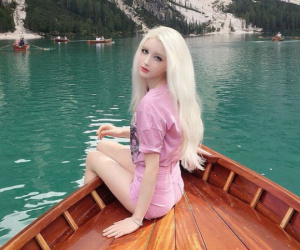 Hot girl 19 tuổi xinh như búp bê, được gọi là 'tiên nữ giáng trần'