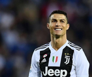 Matuidi: 'Ronaldo tập như điên từ ngày đến Juventus'