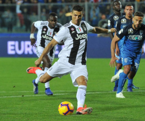 Ronaldo bị tước quyền sút phạt ở Juventus