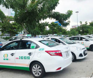 Hàng trăm taxi ngừng chạy ở sân bay Đà Nẵng để phản đối Grab